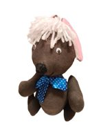 CEDR myš velká hnědá 28 cm (Velká textilní myš s modrou mašlí – ručně šitá)