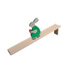 Originální dřevěná hračka - dřevěný chodící zajíc - barevný