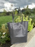 CHARM LONDON Velká kožená kabelka L606 tmavě šedá metalická