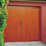 Dvoukřídlá vrata Kružík barevná s hliníkovým rámem  pravé (při pohledu na panty)